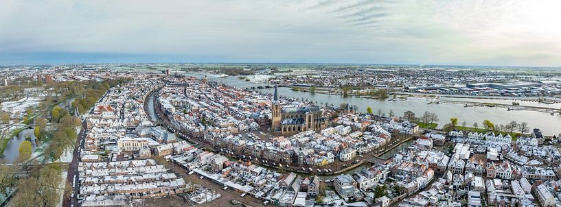 Kampen van bovenaf gezien tijdens een koude ochtend van Sjoerd van der Wal Fotografie