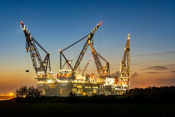 Thialf en Sleipnir in het callandkanaal van Arthur Bruinen
