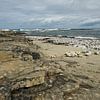 Kilkee Beach is een stenen strand in het dorp Kilkee. van Babetts Bildergalerie