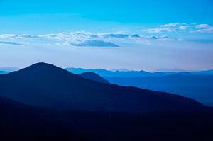 Montagnes bleues en France sur Anouschka Hendriks