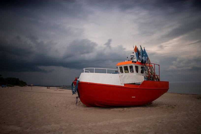 Küstenfischer am Strand von Thorup, Dänemark von Winne Köhn