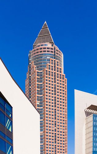 Messeturm in de Europese wijk van Frankfurt