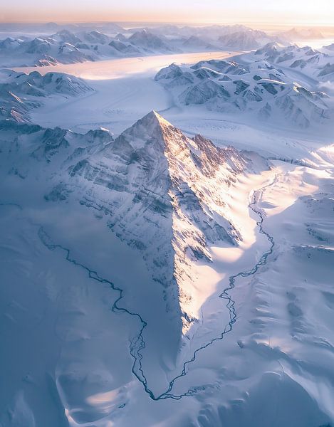 Leuchtendes Gipfelmeer von fernlichtsicht