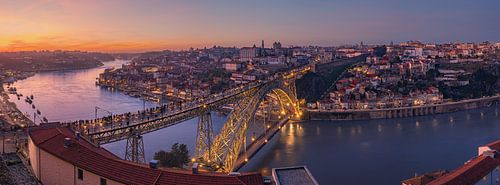 Panorama und Sonnenuntergang in Porto, Portugal von Henk Meijer Photography