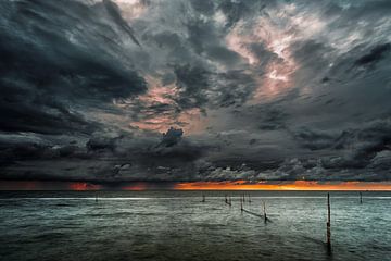 Hefige onweersbui boven het Markermeer by Jenco van Zalk