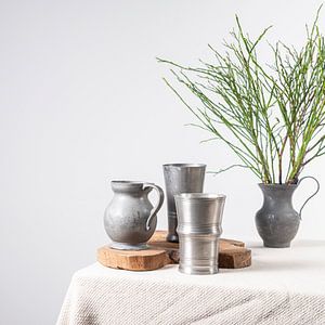 Stilleben mit Zinngeschirr