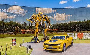 Bumblebee Transformer voor het wassenbeeldenmuseum "Dreamland" in Foz do Iguacu, B van Jan Schneckenhaus