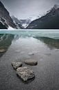 Lake Louise met ijs - Canada van Marijn Goud thumbnail