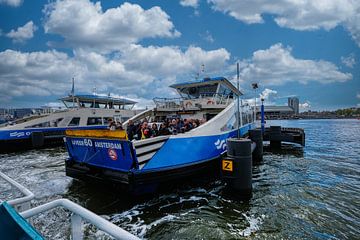 Ferries amsterdam by Frank Dotulong