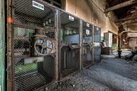 De vieilles machines industrielles dans une usine abandonnée par Sven van der Kooi (kooifotografie) Aperçu