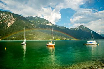 Voiliers dans le lac d'Achensee, Tyrol sur Guenter Purin
