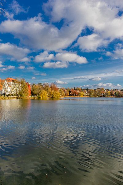 Kleine herfsttocht rond de Burgsee van Oliver Hlavaty