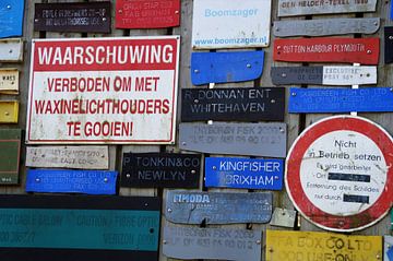 Found signs by Beachcombers, Wreck Museum by Maurits Bredius