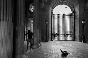 Paris, Straßenmusiker im Louvre