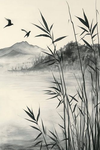 Mistig meer met riet en vogels
