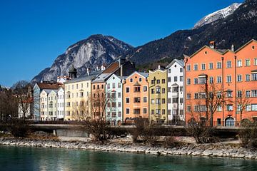 Oude stad aan de oever van de Inn in Innsbruck van ManfredFotos