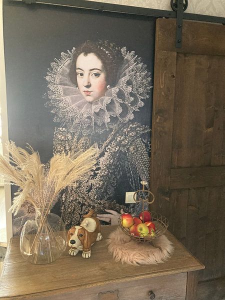 Customer photo: Queen Elizabeth of Bourbon