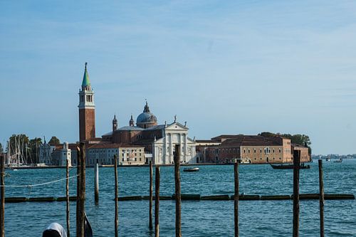 Betoverend Uitzicht over het Water van Venetië.