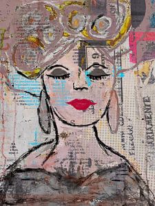 Madame Laila with red lips
