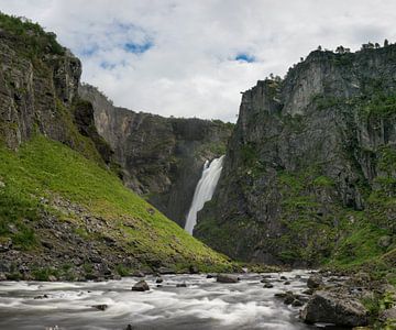 Waterval Voringsfossen in Noorwegen van Patrick Verhoef