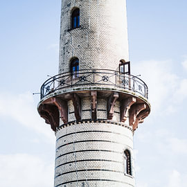 Warnemünde Lighthouse – The Old Guardian in Detail by Fotograf aus Dresden