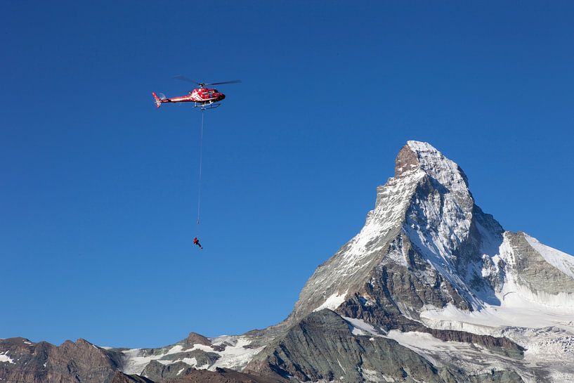 Air Zermatt en Matterhorn van Menno Boermans