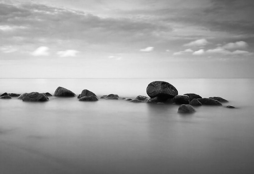 Stenen in de zee van Frank Herrmann