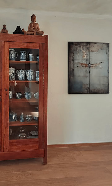 Klantfoto: Libelle in wabi-sabi stijl, woonstijl nieuw landelijk van Studio Allee, als ArtFrame