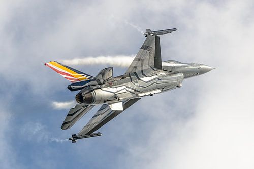 Belgisches F-16 Demo Team: "Gizmo" und sein Blizzard.
