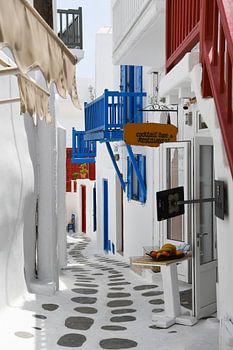 White alleys of Mykonos