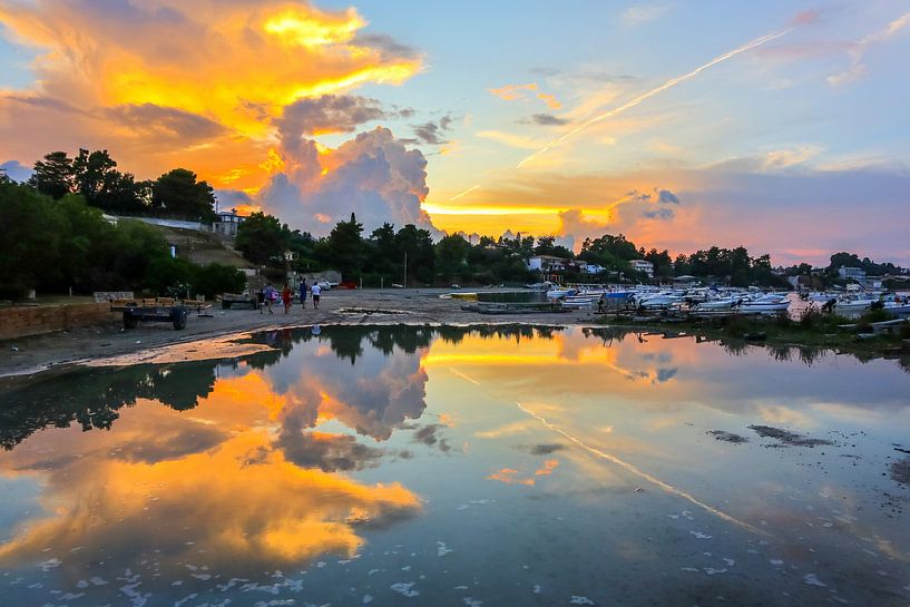Spiegeling Agios Ostis par peterheinspictures