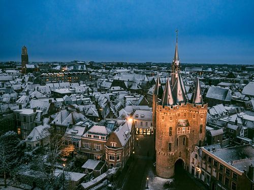 Zwolle Sassenpoort oude stadspoort tijdens een koude winterochtend