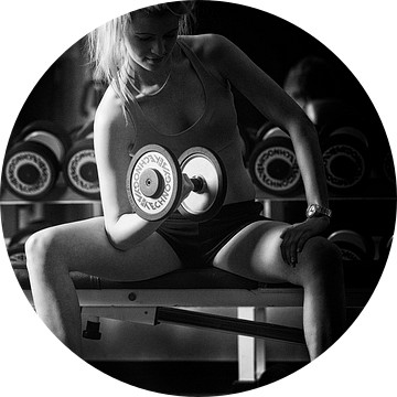 Blondine doet een training