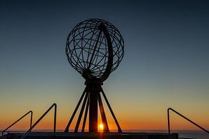 Sonnenuntergang am Nordkap in Norwegen.