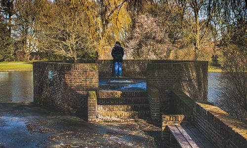 Vrouw op Bouw-werk in Julianapark