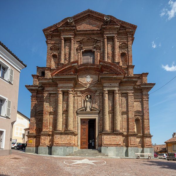 Church in La Morra, Piemont, Italy by Joost Adriaanse