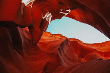 Golvende rotsen in Antelope Canyon van Romana Krijger