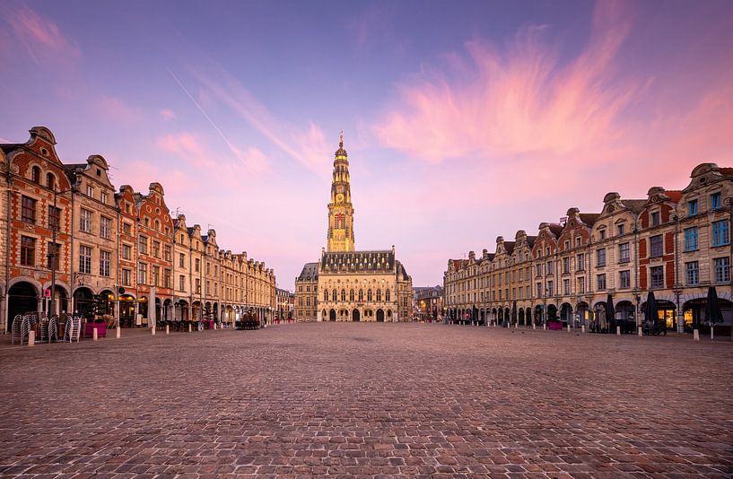 Place des héros d'Arras, France par Adelheid Smitt