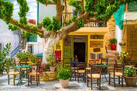 Kleurrijke traditionele taverna op Kreta, Griekenland