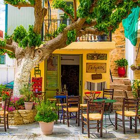Taverne traditionnelle colorée en Crète, Grèce sur Chantalla Photography