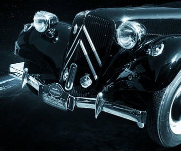 Oldtimer Beauty  in  the Universe van Nicky`s Prints