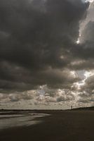 Wolken boven strand bij Nieuwvliet