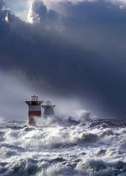 Leuchttürme im Sturm bei Scheveningen