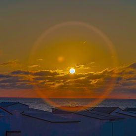 Zonsondergang in zee by Freddie de Roeck