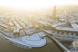 Die Innenstadt von Zwolle bei einem kalten Winter-Sonnenaufgang von Sjoerd van der Wal Fotografie