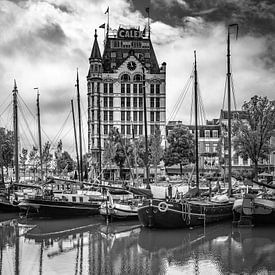 A stunning reflection of the White House in Rotterdam by Saskia Strack