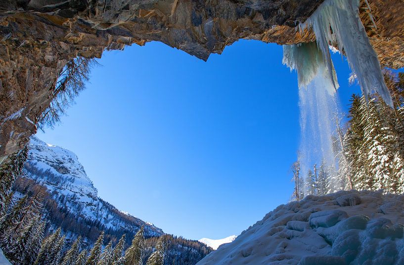 A blue heart by Christa Kramer