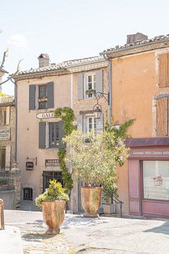 Straat in Gordes | Reis Fotografie in Zuid Frankrijk van Henrike Schenk