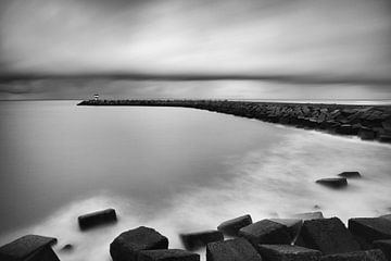 Scheveningen pier by Tom Roeleveld
