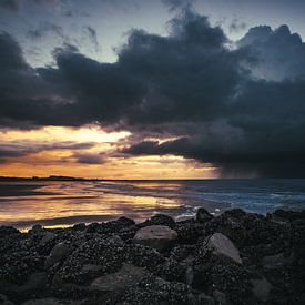 coucher de soleil orageux sur Niels Vanhee